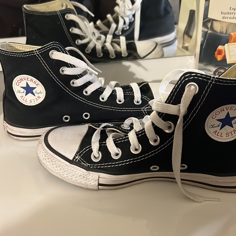 Converse - Picture 2 of 2